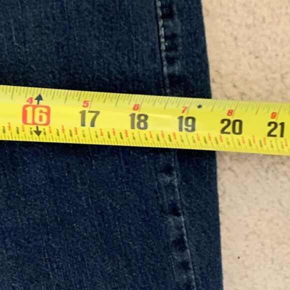 Levi low rise bell bottom jean, EUC, deep indigo, 31" waist, 39 " hip, 32 inseam - Picture 5 of 16